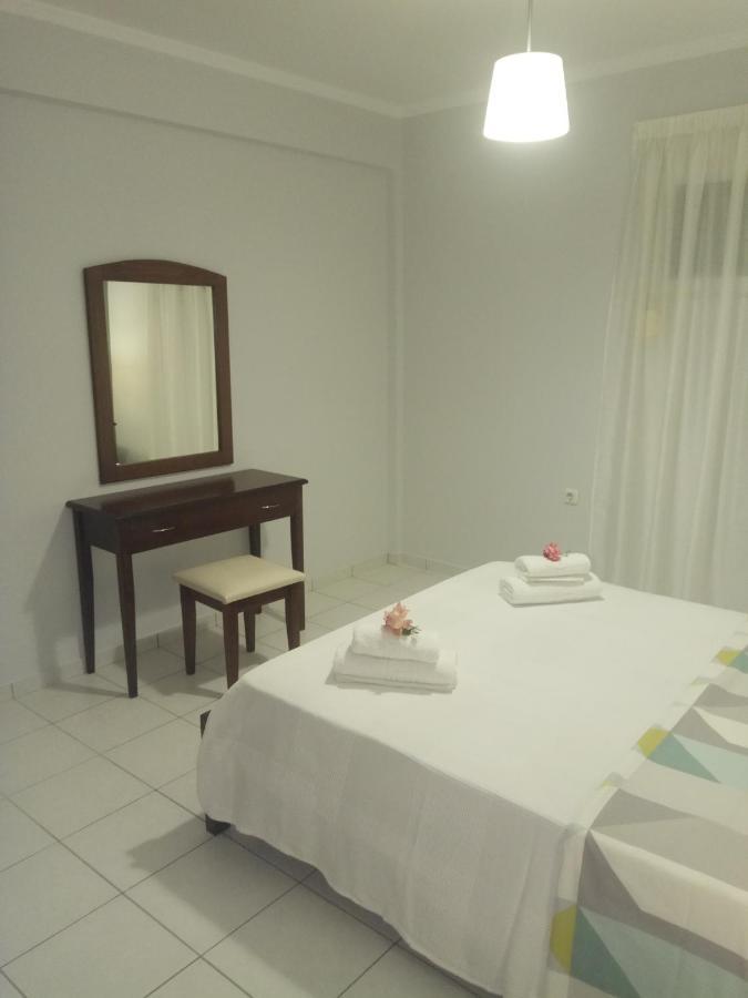Blue Apartment Preveza Esterno foto